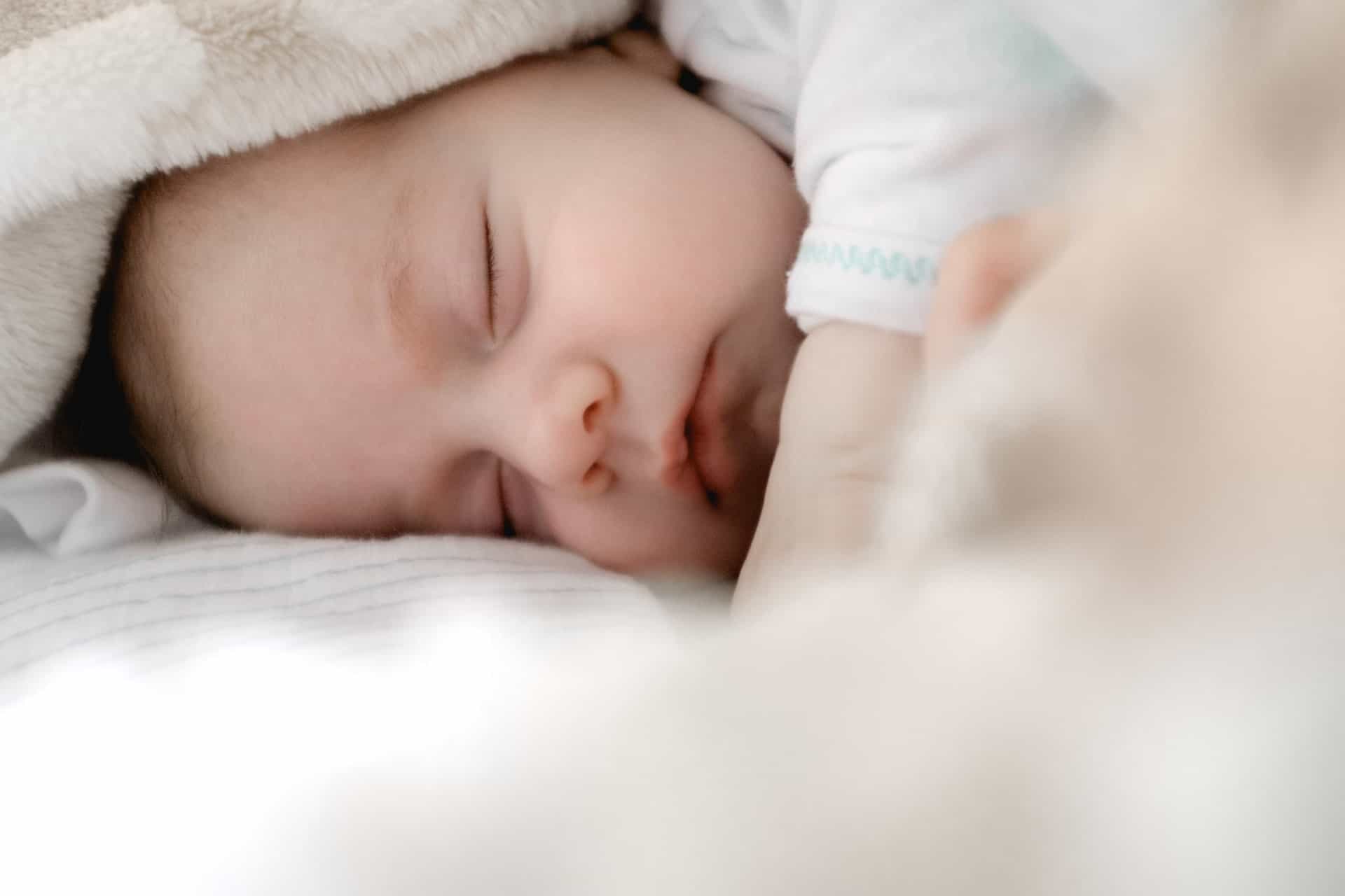 Ubezpieczenie noworodka – jak wybrać polisę dla dziecka?