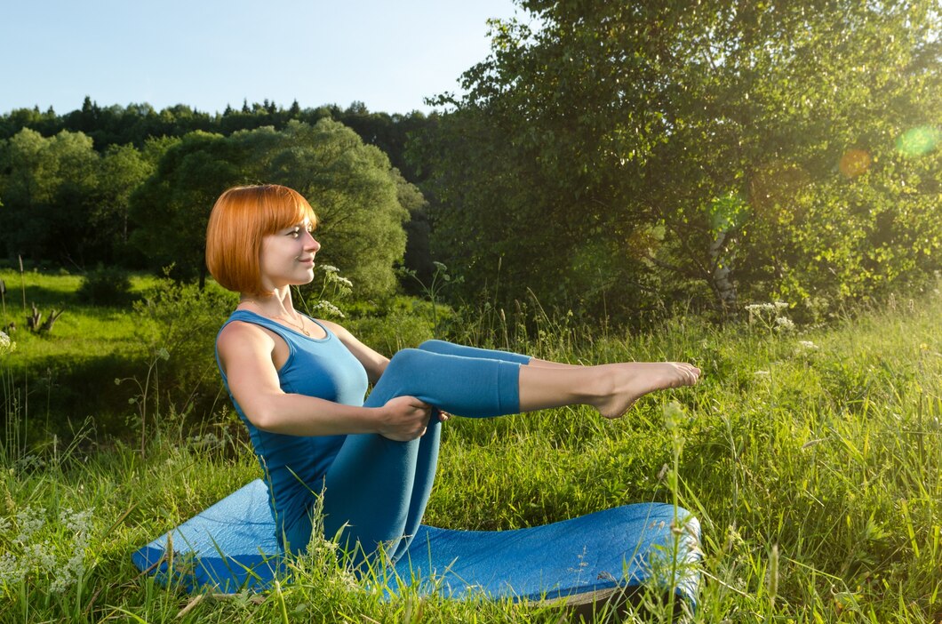 Jak wprowadzić jogę do codziennej rutyny dla poprawy zdrowia i samopoczucia?