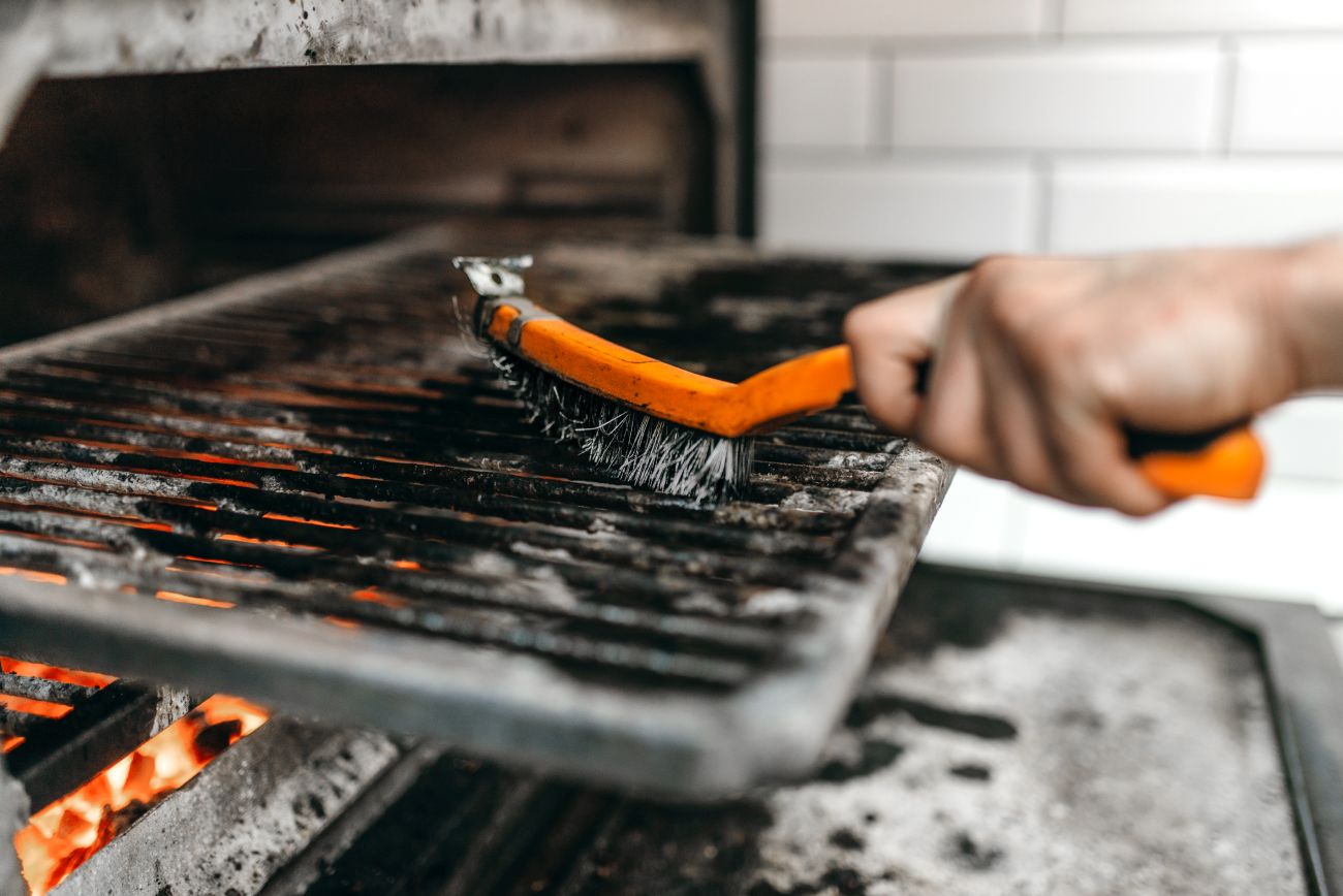 Jak czyścić i konserwować grill w ogródku – praktyczne wskazówki